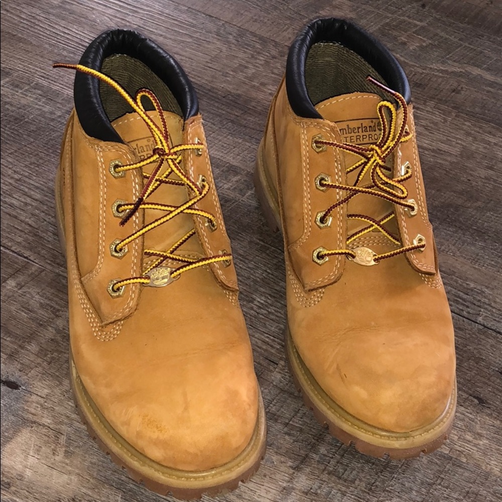 Timberland WOMEN'S NELLIE WATERPROOF CHUKKA BOOTS